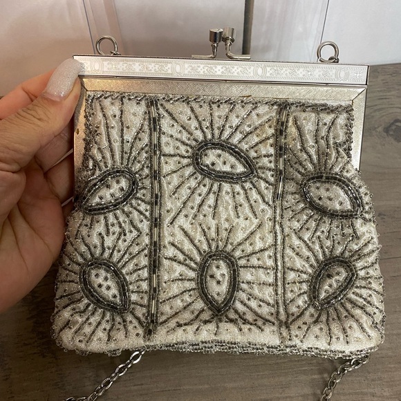 Vintage Beaded Cocktail / Evening Bag - white ivory and Silver-vintage condition - Picture 3 of 6